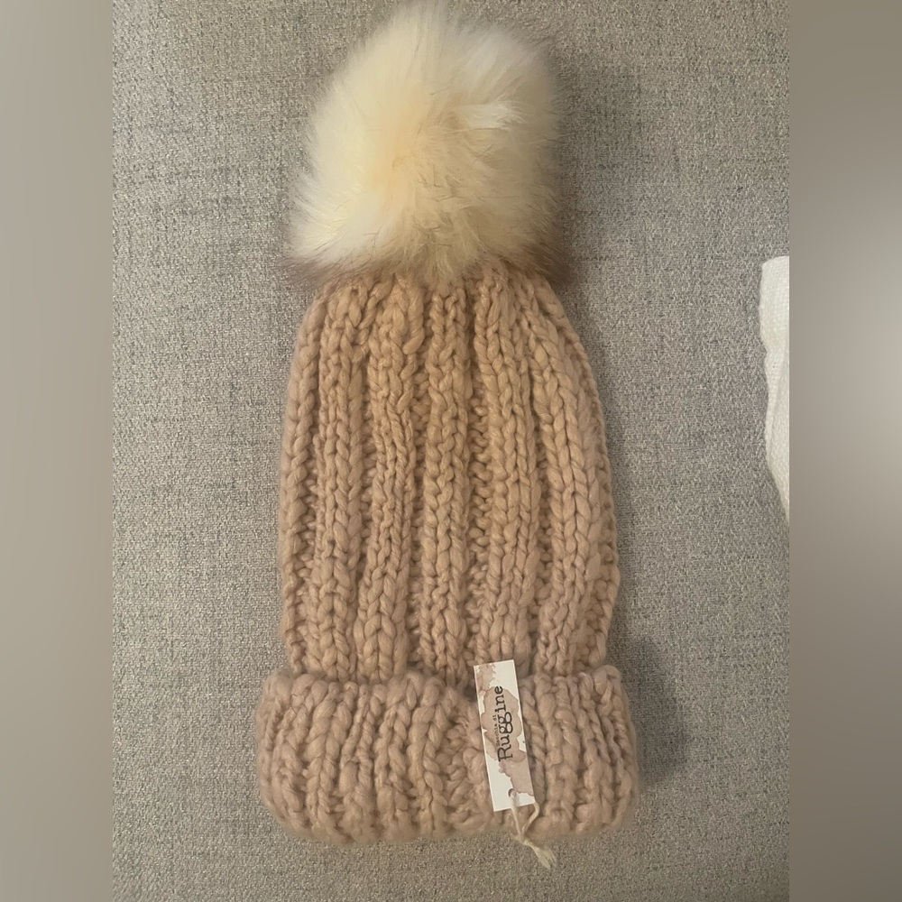 Ruggine Knit beanie with Pom-Pom
